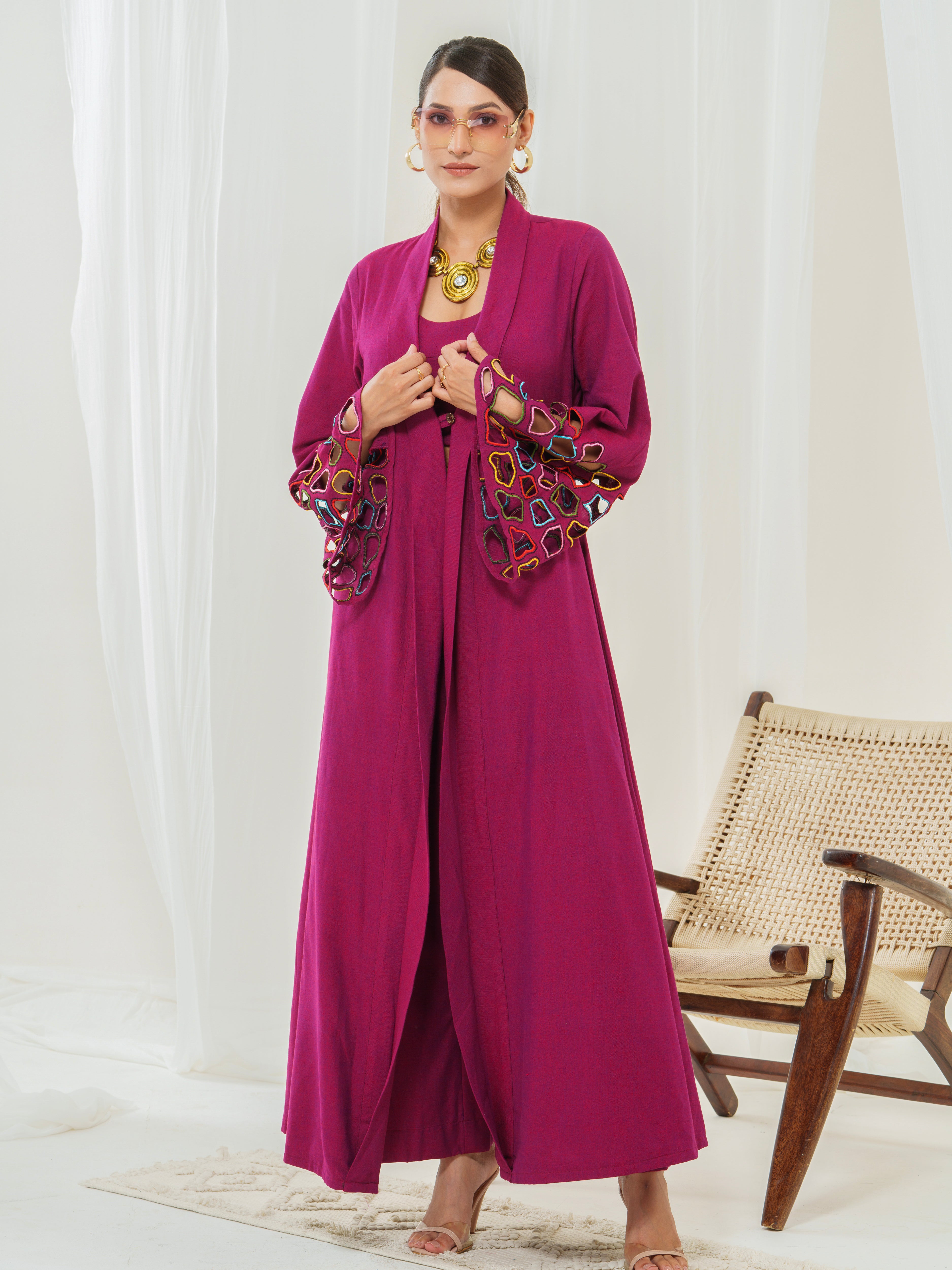 Bring the "Drama on sleeves "