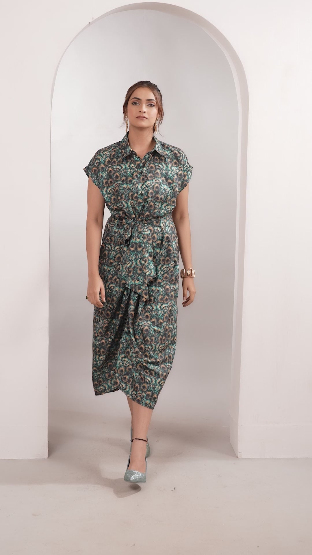 Royal Feather's knot dress